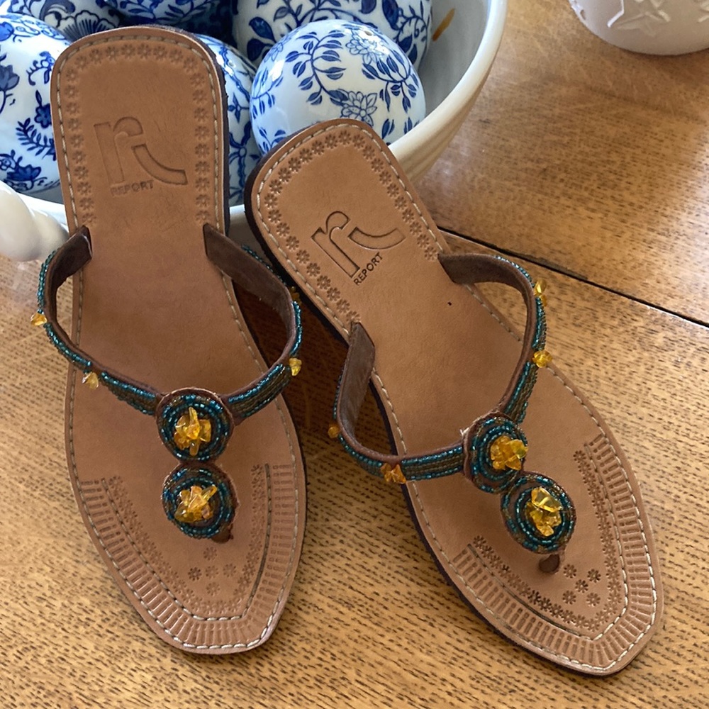 Report sandals